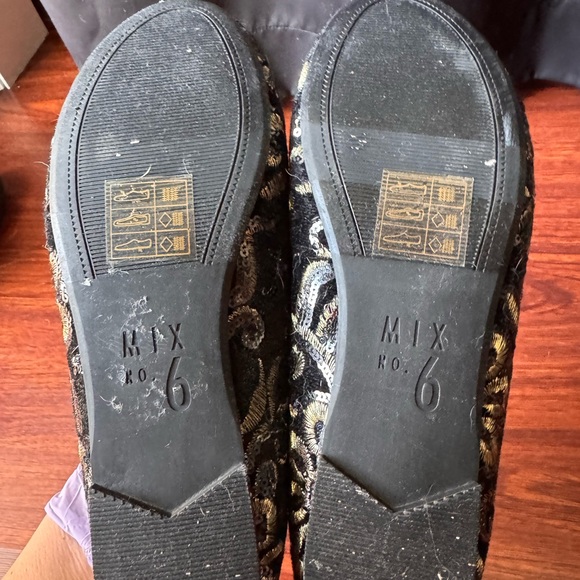 NEW-Mix No. 6 Black and Gold Embroidered Flats - Picture 3 of 5